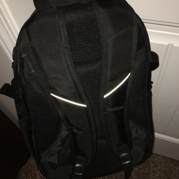 NWT John Deere Backpack - Picture 5 of 6